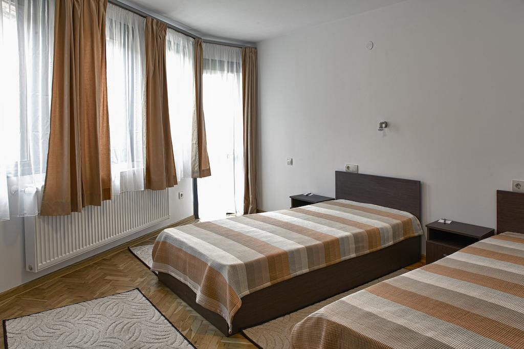 Pepi Guest House Veliko Tŭrnovo Exterior foto