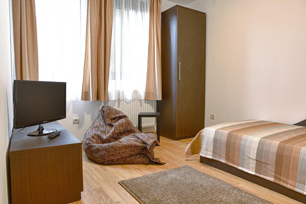 Pepi Guest House Veliko Tŭrnovo Quarto foto